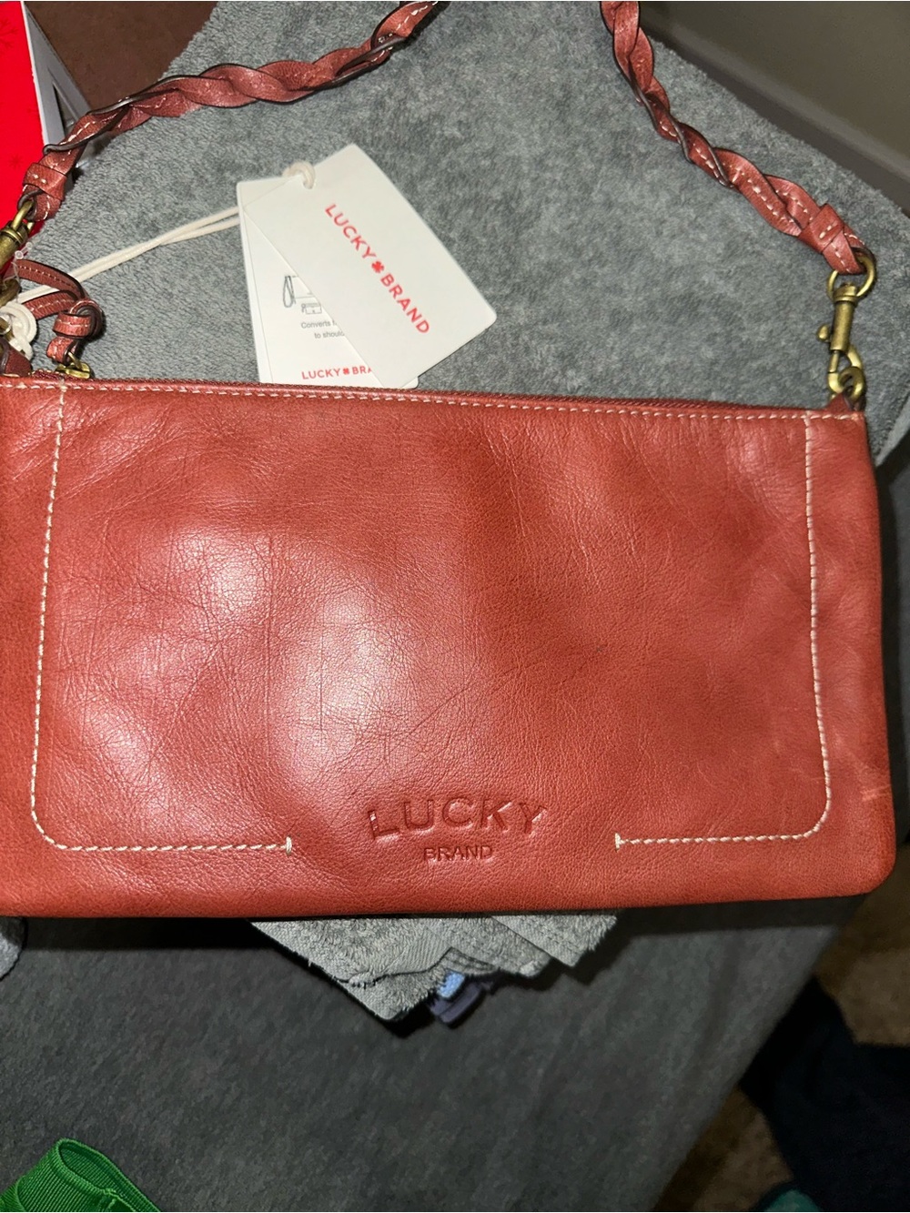 NWT Lucky brand leather wristlet that converts to handbag & detachable card case - Picture 2 of 5